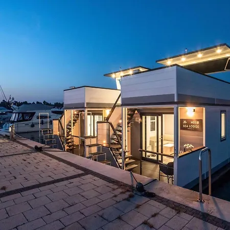 Botel Modern Houseboat For 6 People 3*