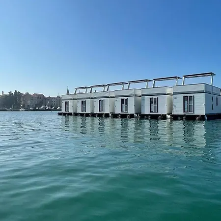 Modern Houseboat For 6 People Botel 3*