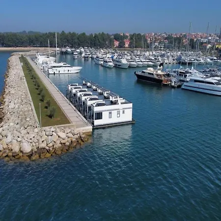 Modern Houseboat For 6 People Novigrad Istria